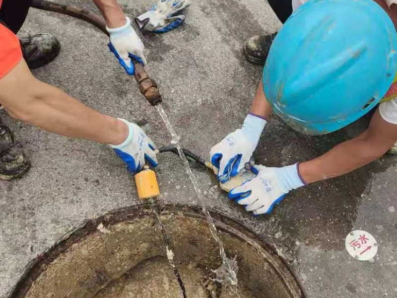 乌鲁木齐专业疏通管道高压清洗管道